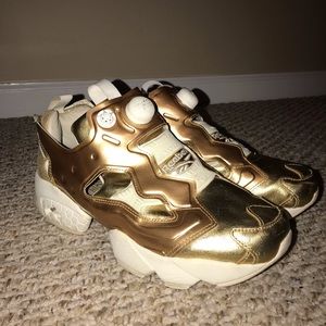 GOLD REEBOK INSTAPUMP SNEAKERS!